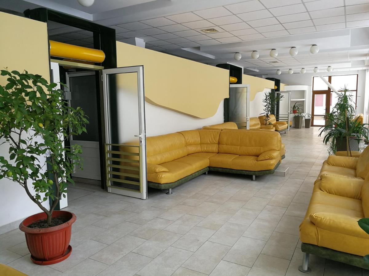 Complex Balnear Cerbul Hotel Covasna Eksteriør billede